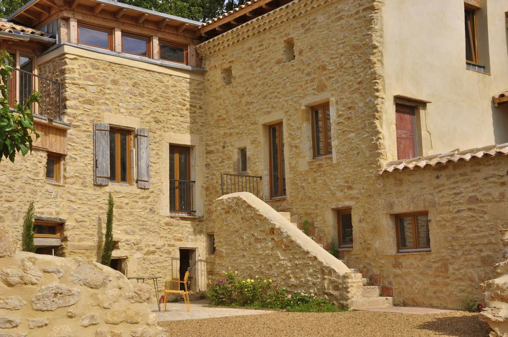 מלון Saint-Pons-la-Calm Hollyoaks Estate מראה חיצוני תמונה