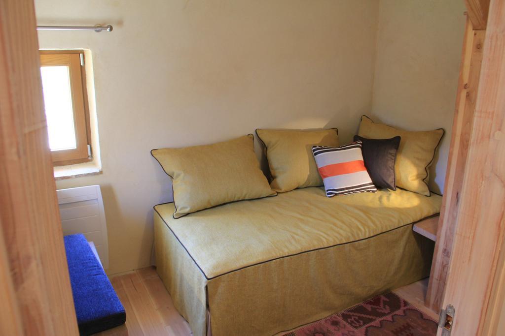 מלון Saint-Pons-la-Calm Hollyoaks Estate חדר תמונה